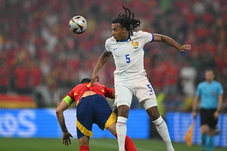 A LOS ECONOMISTAS TROLLS DE MILEI LOS DESMIENTEN HASTA LAS ESTRELLAS DEL FÚTBOL