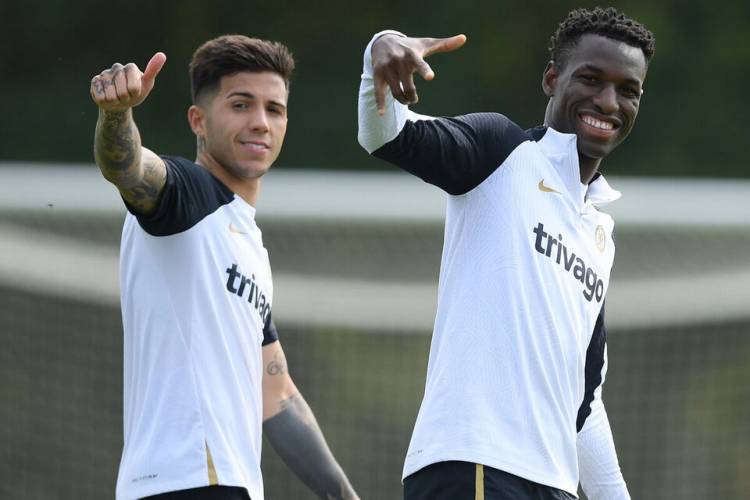 CÓMO QUEDÓ EL VESTUARIO DEL CHELSEA TRAS LA POLÉMICA CON ENZO FERNÁNDEZ