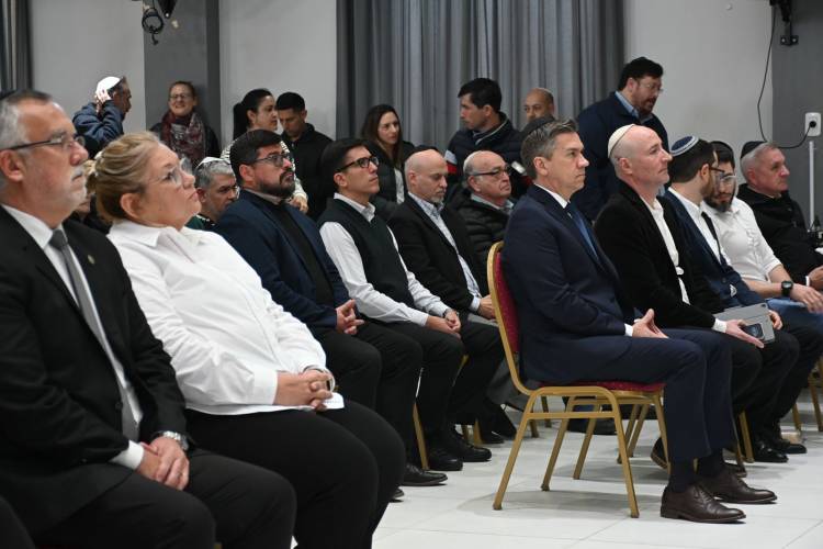 DELGADO Y SALOM ACOMPAÑARON EL ACTO HOMENAJE POR LOS 30 AÑOS A LA AMIA