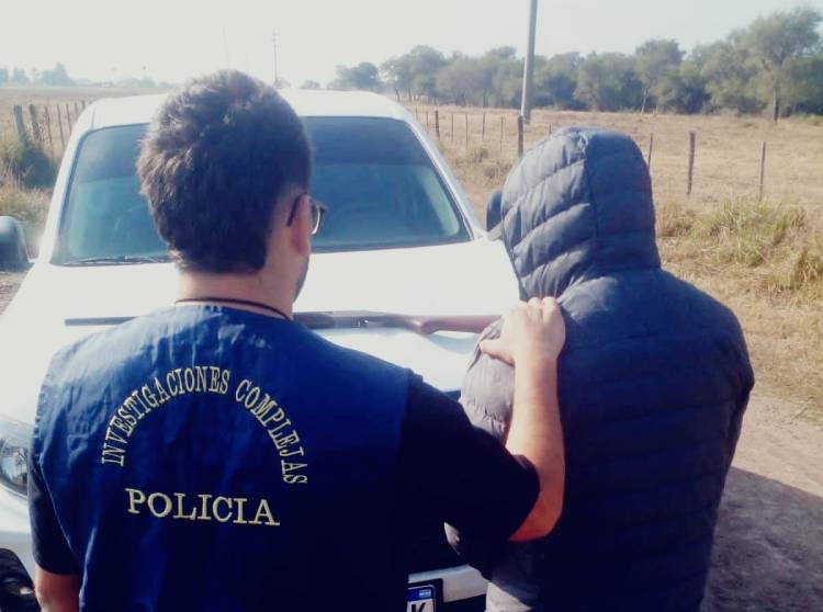 OFRECIA EN LA CALLE UN ARMA DE FUEGO: LO DETUVIERON
