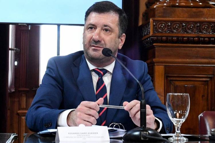 KUIEDER ENTRÓ EN CONFIANZA Y DIO DETALLES DE SUS ACUERDOS CON EL GOBIERNO