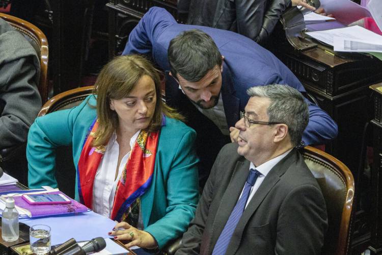 UNIÓN POR LA PATRIA SOBRE VENEZUELA: "SE DEBE GARANTIZAR LA TRANSPARENCIA"