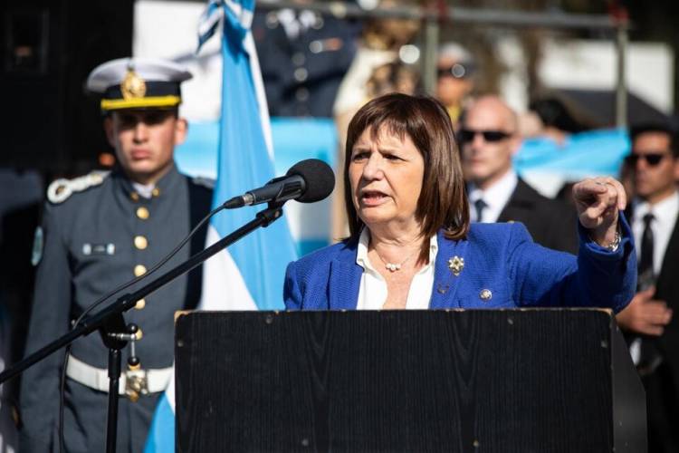 UNA VISITA FLOJA DE PAPELES: LAS IRREGULARIDADES DE LA REUNIÓN CON ASTIZ COMPLICAN A BULLRICH
