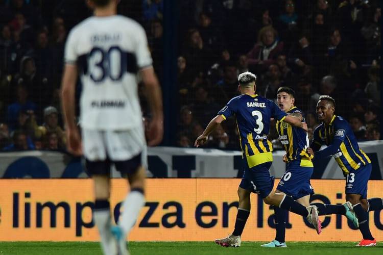 LIGA PROFESIONAL: ROSARIO CENTRAL SACÓ PECHO EN EL BOSQUE 