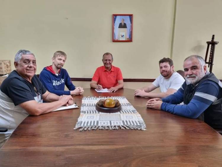 EL INTENDENTE ADALBERTO PAPP SE REUNIÓ CON DIRIGENTES DEL AEROCLUB PARA PLANIFICAR "VILLA ÁNGELA VUELA 2024"