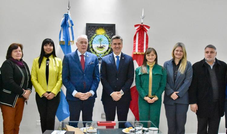 RELACIONES BILATERALES ENTRE CHACO Y SUIZA: EL GOBERNADOR LEANDRO ZDERO RECIBIÓ HOY AL EMBAJADOR HANS RUEDI BORTIS 