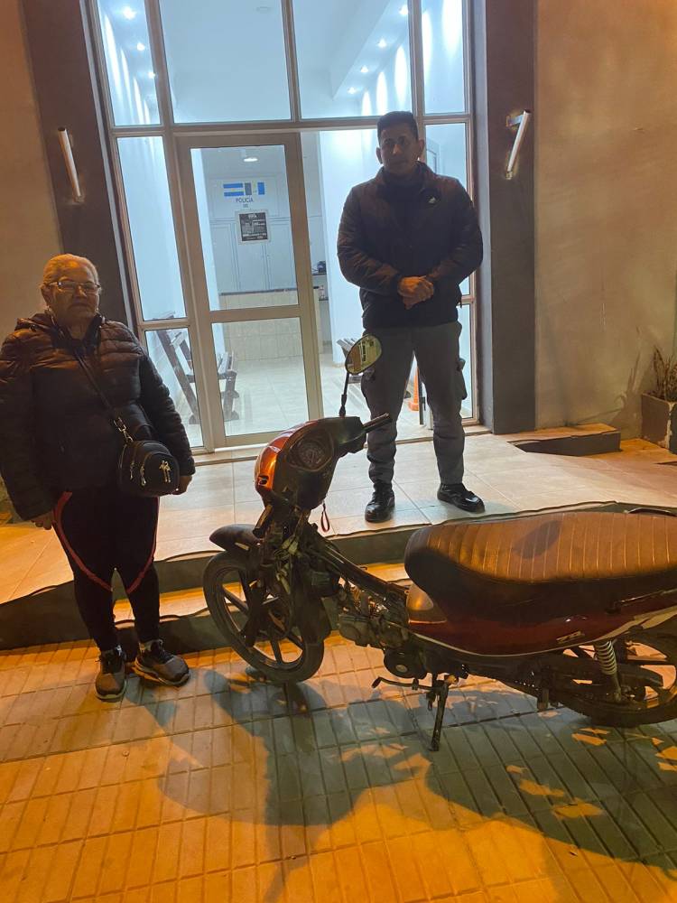 VILLA ÁNGELA: LE PIDO LA MOTO PRESTADA PERO NUNCA SE LA DEVOLVIÓ 