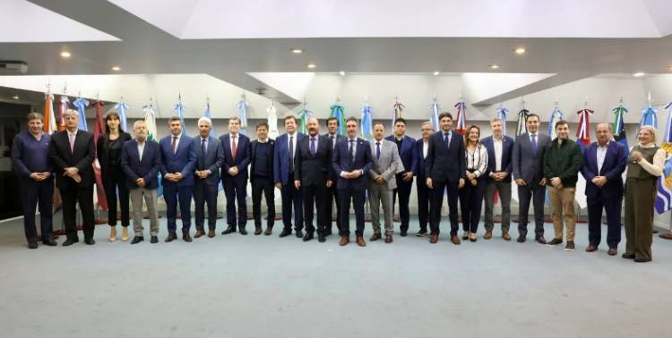 CON RECLAMOS A MILEI, GOBERNADORES DE 23 PROVINCIAS ACORDARON LA CONTINUIDAD DE UN PERONISTA AL FRENTE DEL CFI