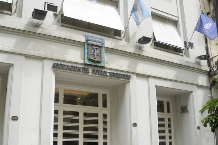 SE REALIZÓ UN ABRAZO A LA AFA EN CONTRA DE LAS SAD