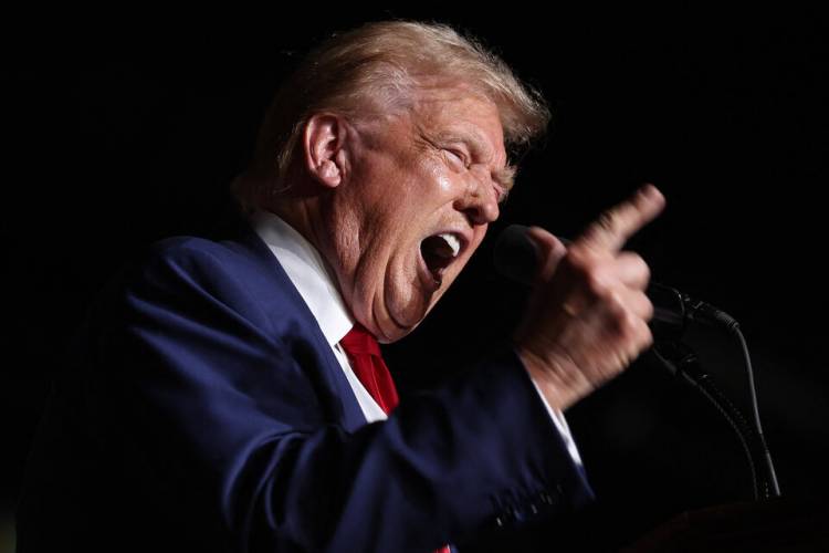 TRUMP ATRIBUYÓ SU PRESUNTO INTENTO DE ASESINATO A LA "RETÓRICA" DE BIDEN Y HARRIS