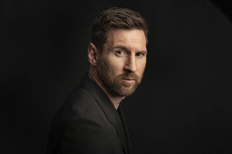 MESSI LANZÓ SU PRODUCTORA GLOBAL "525 ROSARIO" JUNTO A SU FAMILIA