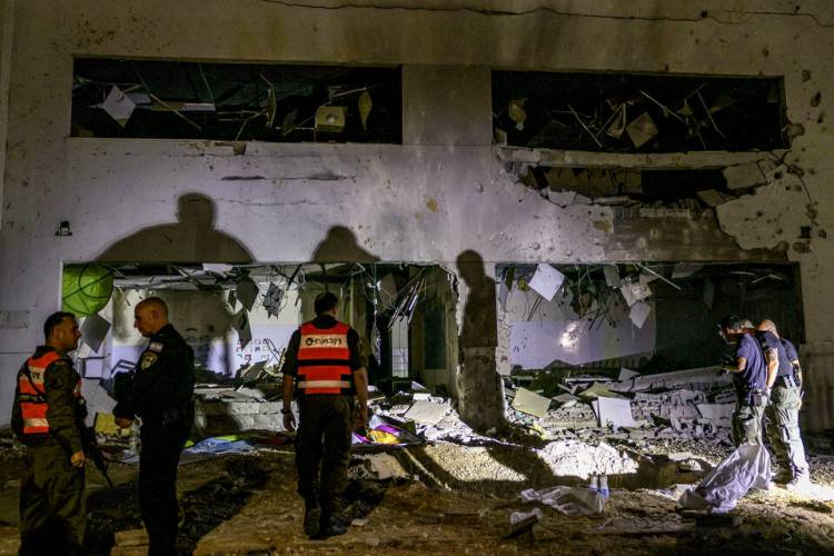 IRÁN LANZÓ ALREDEDOR DE 180 MISILES CONTRA ISRAEL