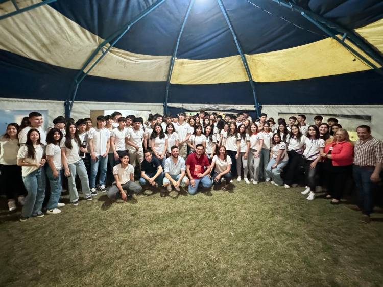 JÓVENES QUE INSPIRAN: UNA JORNADA MEMORABLE EN LA EXPO FERIA DE LA CAPITAL DEL GAUCHO EN SANTA SYLVINA 