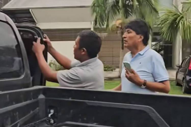 EVO MORALES SOBREVIVE A UN INTENTO DE MAGNICIDIO