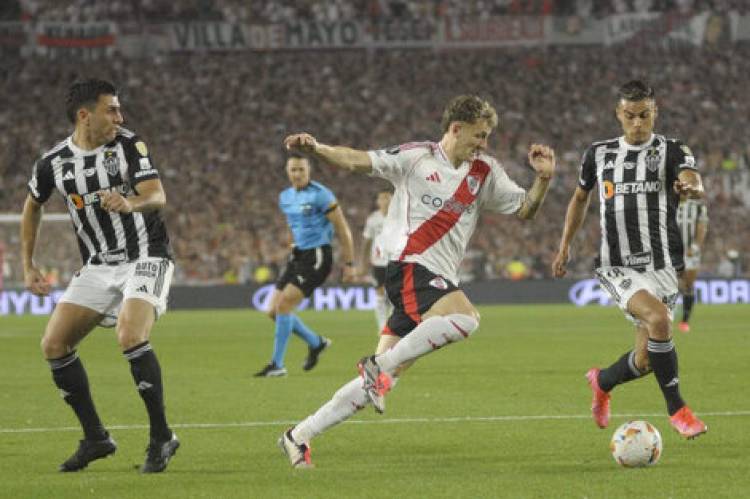 RIVER NO TUVO SU NOCHE GLORIOSA Y SE DESPIDIÓ DE LA COPA LIBERTADORES