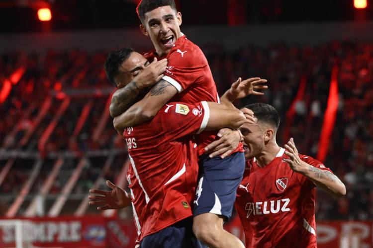 LIGA PROFESIONAL: INDEPENDIENTE VOLVIÓ A SUMAR DE A TRES ANTE UNIÓN