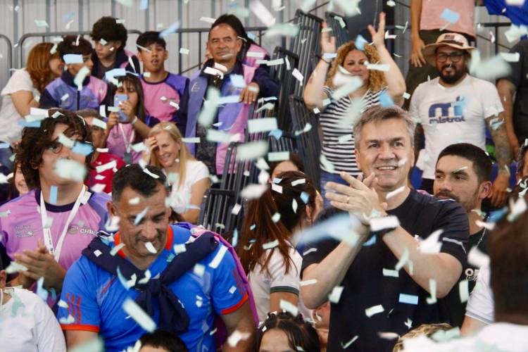 30 MEDALLAS PARA CHACO: EL GOBERNADOR ZDERO RECIBIÓ ESTE DOMINGO A LA DELEGACIÓN CHAQUEÑA QUE REGRESÓ DE LOS JUEGOS NACIONALES