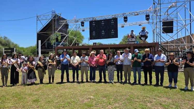 EL GOBIERNO PROVINCIAL ACOMPAÑÓ ESTE FIN DE SEMANA FIESTAS TRADICIONALES DE SÁENZ PEÑA, TRES ISLETAS Y VILLA RÍO BERMEJITO