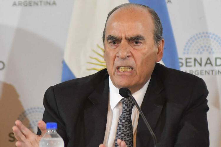 FRANCOS RINDE EXAMEN EN EL SENADO