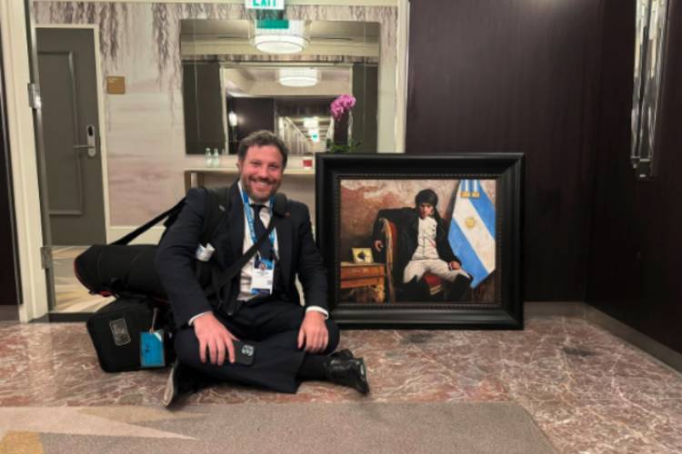 LOS LUJOS DEL "GUARDIÁN AUDIOVISUAL" DE JAVIER MILEI