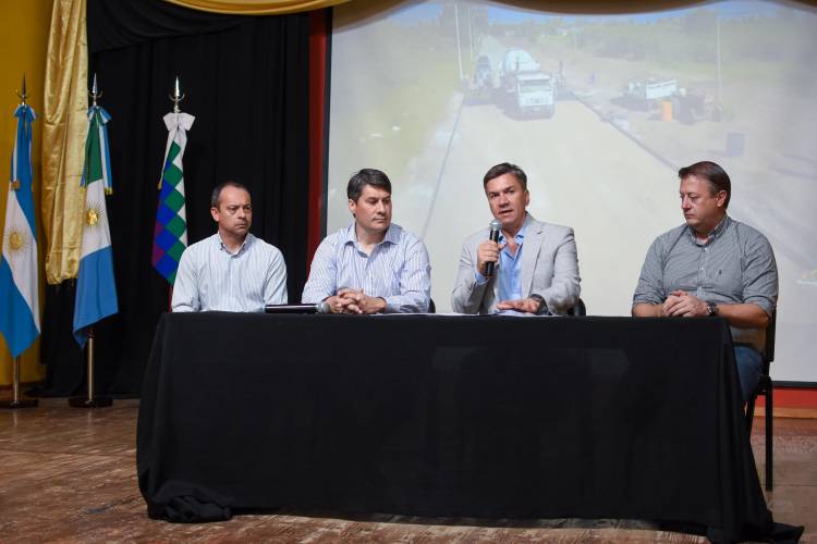 MACHAGAI: EL GOBERNADOR ZDERO ANUNCIÓ PAVIMENTO URBANO PARA LA LOCALIDAD