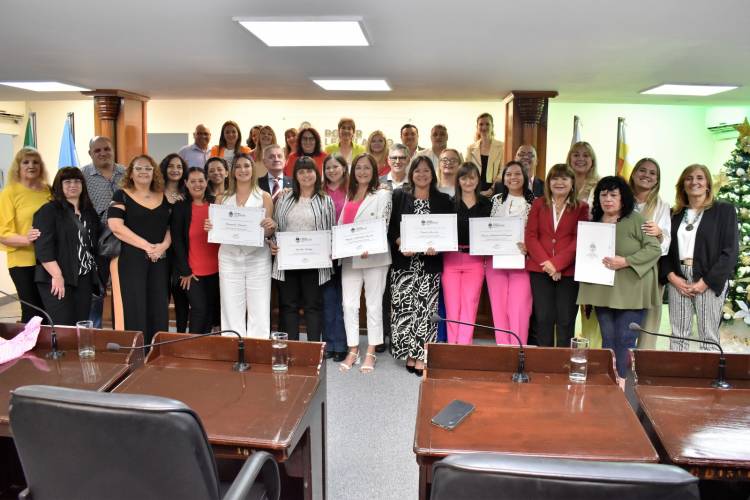 LA LEGISLATURA RECONOCIÓ A LAS INTENDENTES CHAQUEÑAS EN EL MARCO DE UN NUEVO ANIVERSARIO DEL RETORNO DE LA DEMOCRACIA 