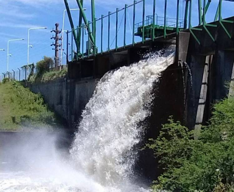 LA APA REFUERZA EL BOMBEO DE LA OBRA DE CONTROL DEL CANAL DE SOBERANÍA NACIONAL EN EL SUR DEL ÁREA METROPOLITANA