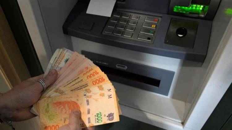 EL GOBERNADOR ZDERO ANUNCIÓ EL PAGO DE SUELDOS DE LA ADMINISTRACIÓN PÚBLICA