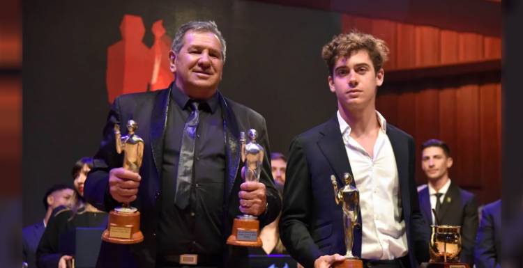 FRANCO COLAPINTO Y "DIBU" MARTÍNEZ SE LLEVARON EL OLIMPIA DE ORO COMPARTIDO