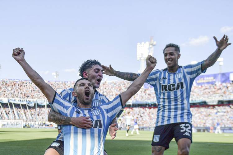 NO PASABA DESDE PALERMO: EL RÉCORD GOLEADOR DE ADRIÁN "MARAVILA MARTÍNEZ"