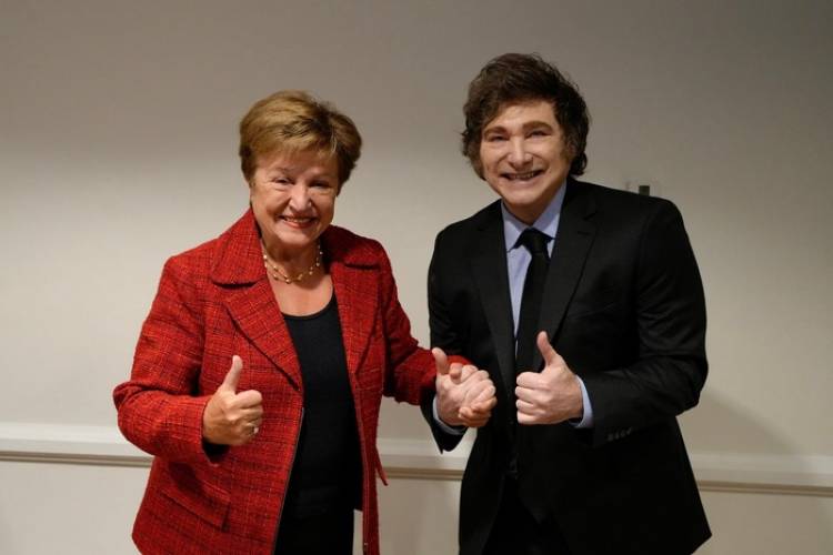 MILEI RECIBIÓ ELOGIOS DEL FMI Y HOY PARTICIPA DE LA ASUNCIÓN DE TRUMP