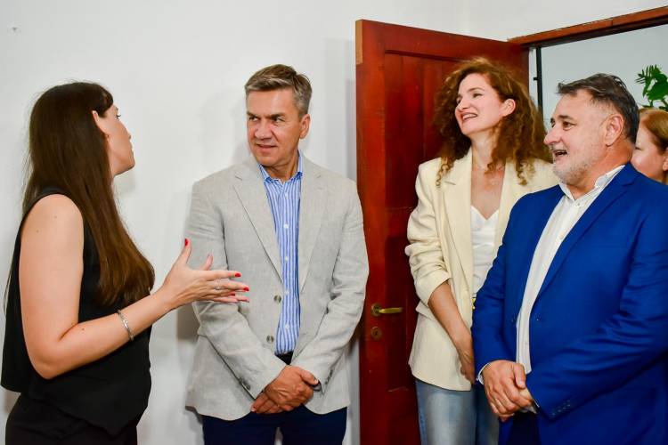 CORONEL DU GRATY: EL GOBERNADOR ZDERO INAUGURÓ LAS REFACCIONES DEL REGISTRO CIVIL