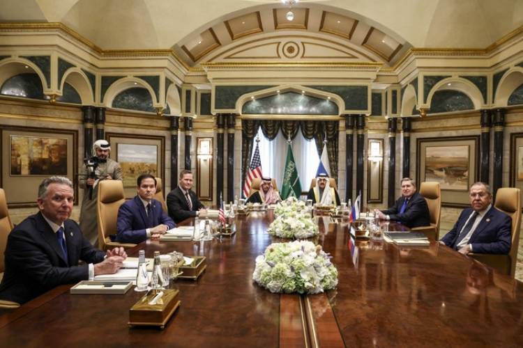 RUSIA Y ESTADOS UNIDOS ACORDARON AVANZAR HACIA EL FIN DE LA GUERRA EN UCRANIA