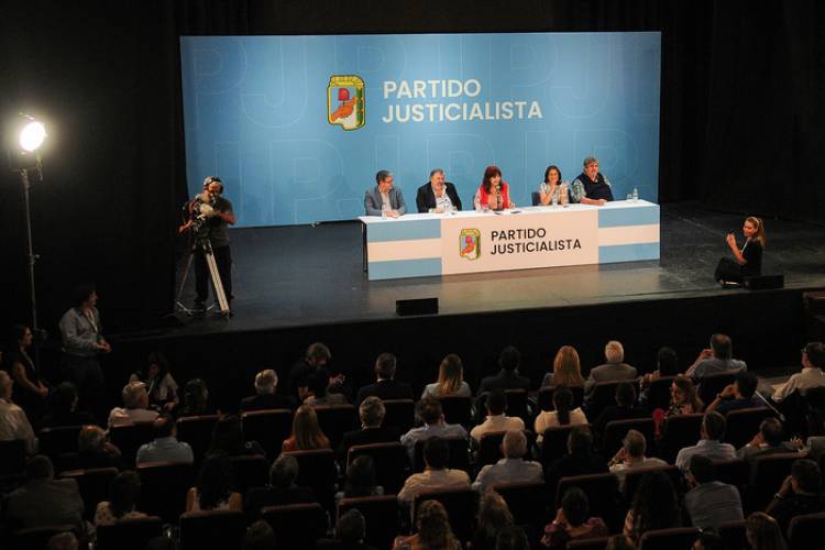 CRISTINA KIRCHNER PONE PRIMERA EN EL PJ