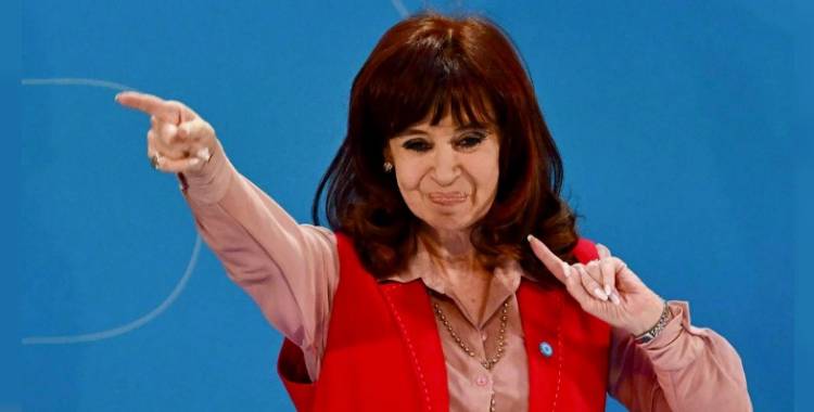 CRISTINA KIRCHNER CONTRA JAVIER MILEI: "DIJISTE LA MISMA CANTINELA DE SIEMPRE Y SE TE TRABABA LA LENGUA"