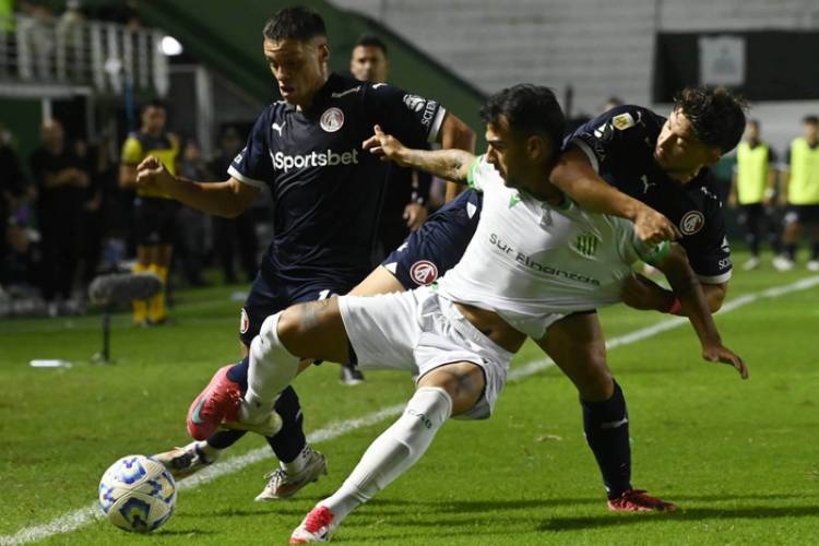 BANFIELD-INDEPENDIENTE: 22 MINUTOS DE JUEGO Y UN PATADÓN