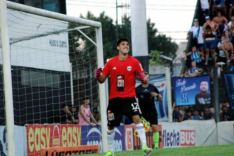 COPA ARGENTINA: RIESTRA ELIMINÓ POR PENALES A SAN TELMO EN UN PARTIDO DEMASIADO CALIENTE