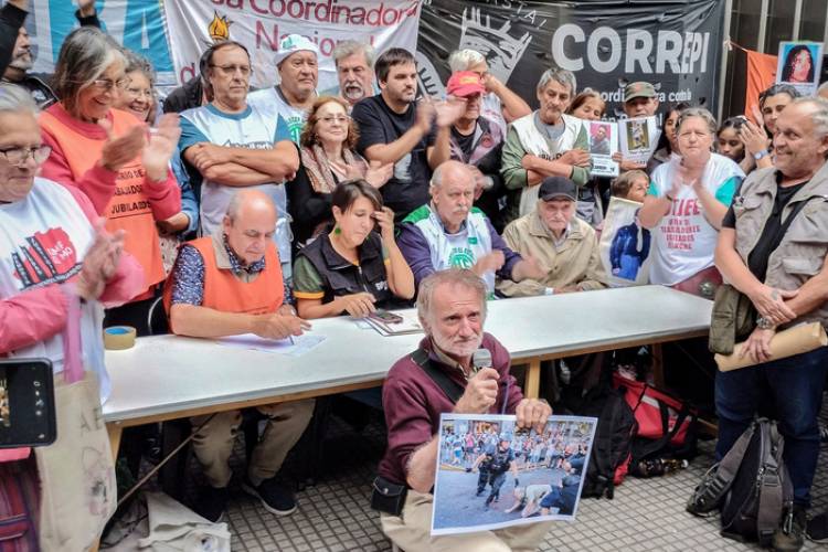 ORGANIZACIONES DE JUBILADOS, HINCHADAS DE FÚTBOL Y LA CGT PROTESTARÁN FRENTE AL CONGRESO