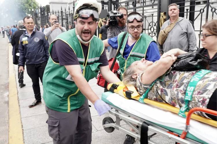 “ES MENTIRA LO QUE DIJO BULLRICH DE QUE LE PEGUÉ DIEZ PALAZOS, YO NI LO TOQUÉ AL POLICÍA”