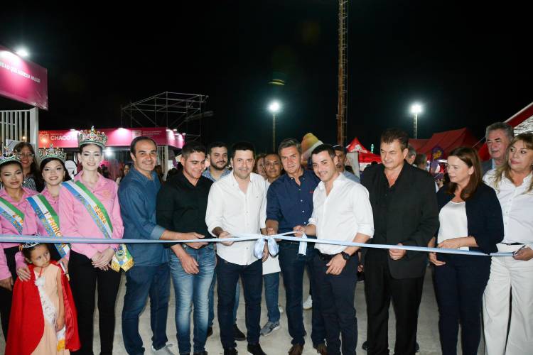 SÁENZ PEÑA: EL GOBERNADOR ZDERO ACOMPAÑÓ LA 3ra. EDICIÓN DE LA EXPO “VIVÍ LA TERMAL 2025”