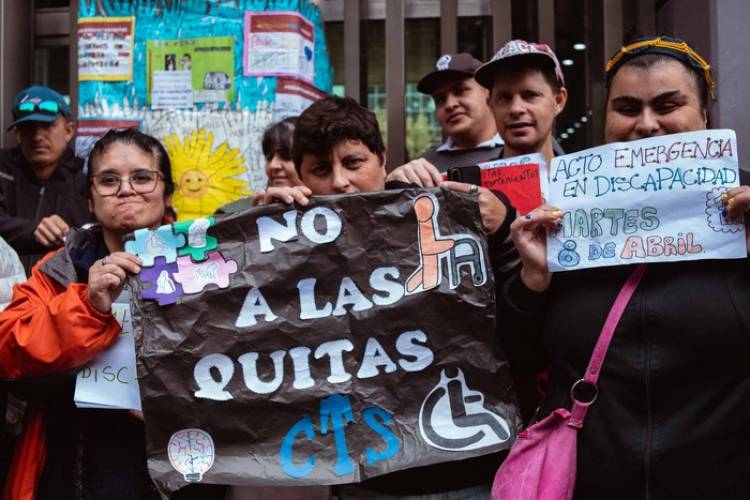 DISCAPACIDAD: UNA MARCHA EN APOYO AL PROYECTO DE EMERGENCIA
