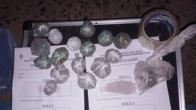 DETIENEN A UN HOMBRE ARMADO CON DROGA TRAS PELIGROSA MANIOBRA EN PLENA AVENIDA