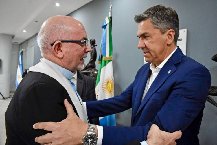 EL GOBERNADOR ZDERO ACOMPAÑÓ LA MISA EN MEMORIA DEL PAPA FRANCISCO