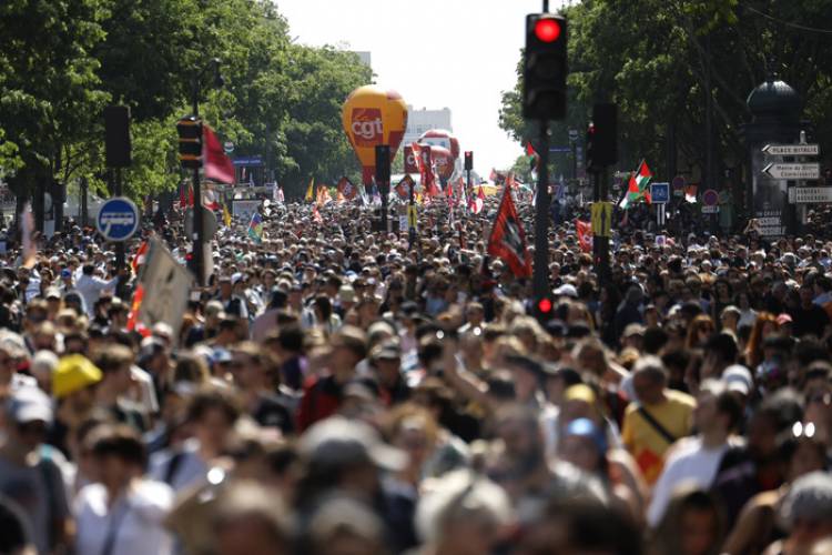 LOS TRABAJADORES MARCHARON POR TODO EL MUNDO EXIGIENDO MÁS DERECHOS LABORALES