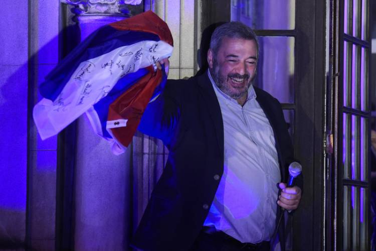 MONTEVIDEO Y CANELONES VUELVEN A ELEGIR AL FRENTE AMPLIO