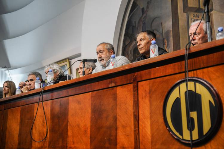 REVÉS JUDICIAL PARA EL GOBIERNO: RATIFICAN LA SUSPENSIÓN DE LOS ARTÍCULOS ANTIHUELGA DEL DNU DE MILEI