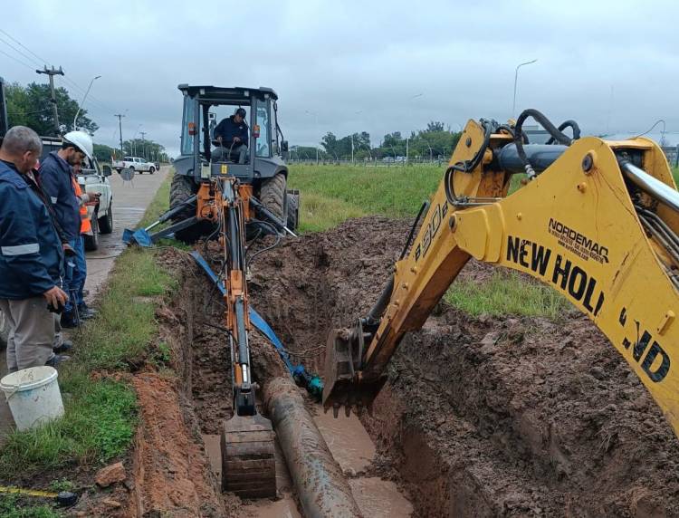 SAMEEP CULMINÓ LA REPARACIÓN DEL ACUEDUCTO NORTE Y SE RESTABLECE EL SERVICIO DE AGUA POTABLE EN DISTINTOS PUNTOS DE BARRANQUERAS Y RESISTENCIA