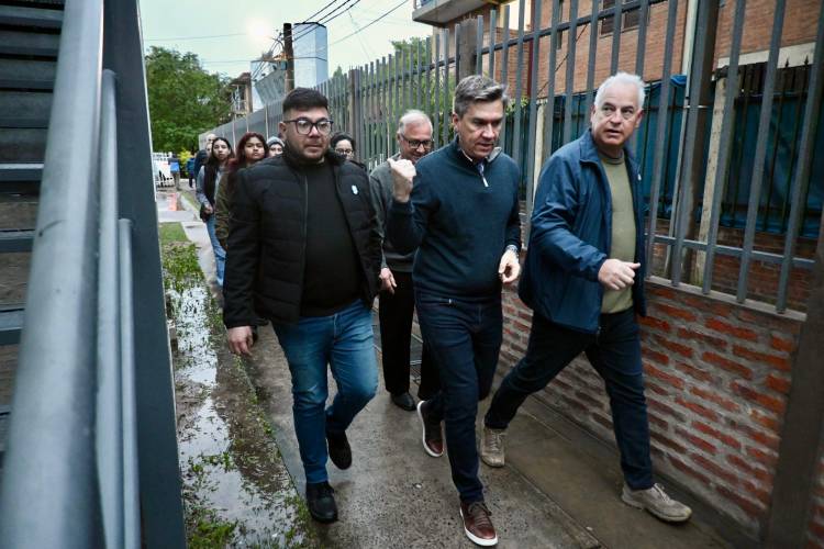 EL GOBERNADOR ZDERO CONSTATÓ EL AVANCE DE LA RENOVACIÓN Y AMPLIACIÓN DE LA RESIDENCIA ESTUDIANTIL N°1 EN RESISTENCIA