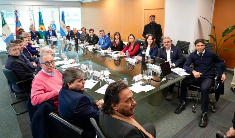 BS. AS: LA VICEGOBERNADORA SCHNEIDER REPRESENTÓ AL CHACO EN LA REUNIÓN POR LA REASIGNACIÓN DE FONDOS A LAS PROVINCIAS