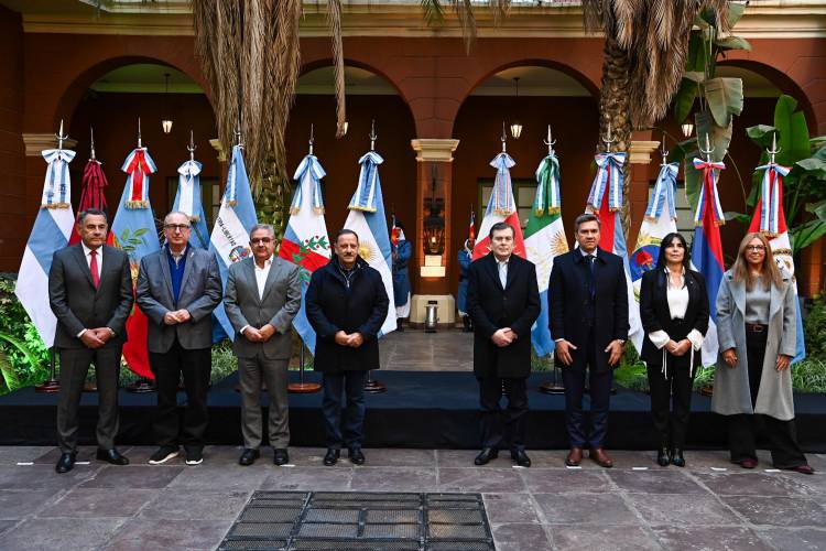 SANTIAGO DEL ESTERO: EL GOBERNADOR ZDERO ESTUVO PRESENTE HOY EN LA REUNIÓN DE MANDATARIOS DEL NORTE GRANDE Y DEL LITORAL